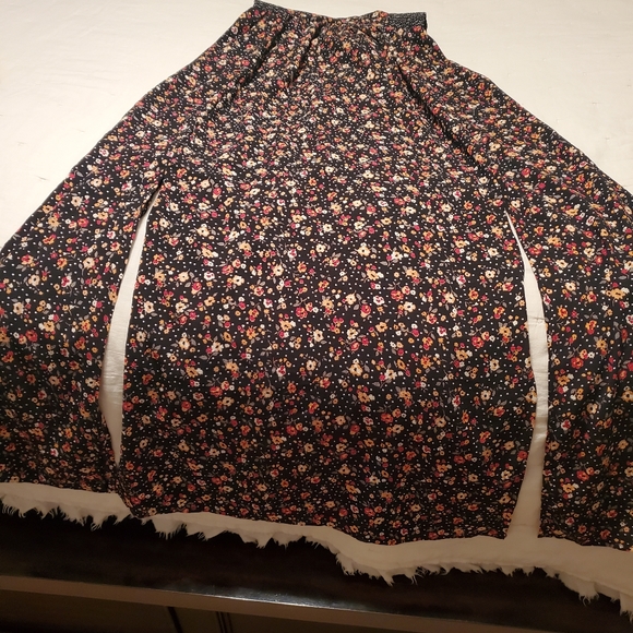 Dress - Picture 4 of 9